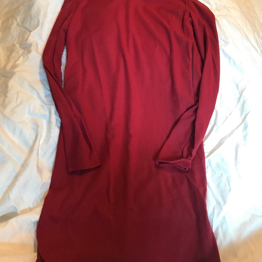 NWT Women’s Cold Shoulder runs small 🎀last one💕 - Picture 6 of 8